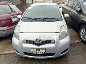 Toyota Vitz 2010 Gray