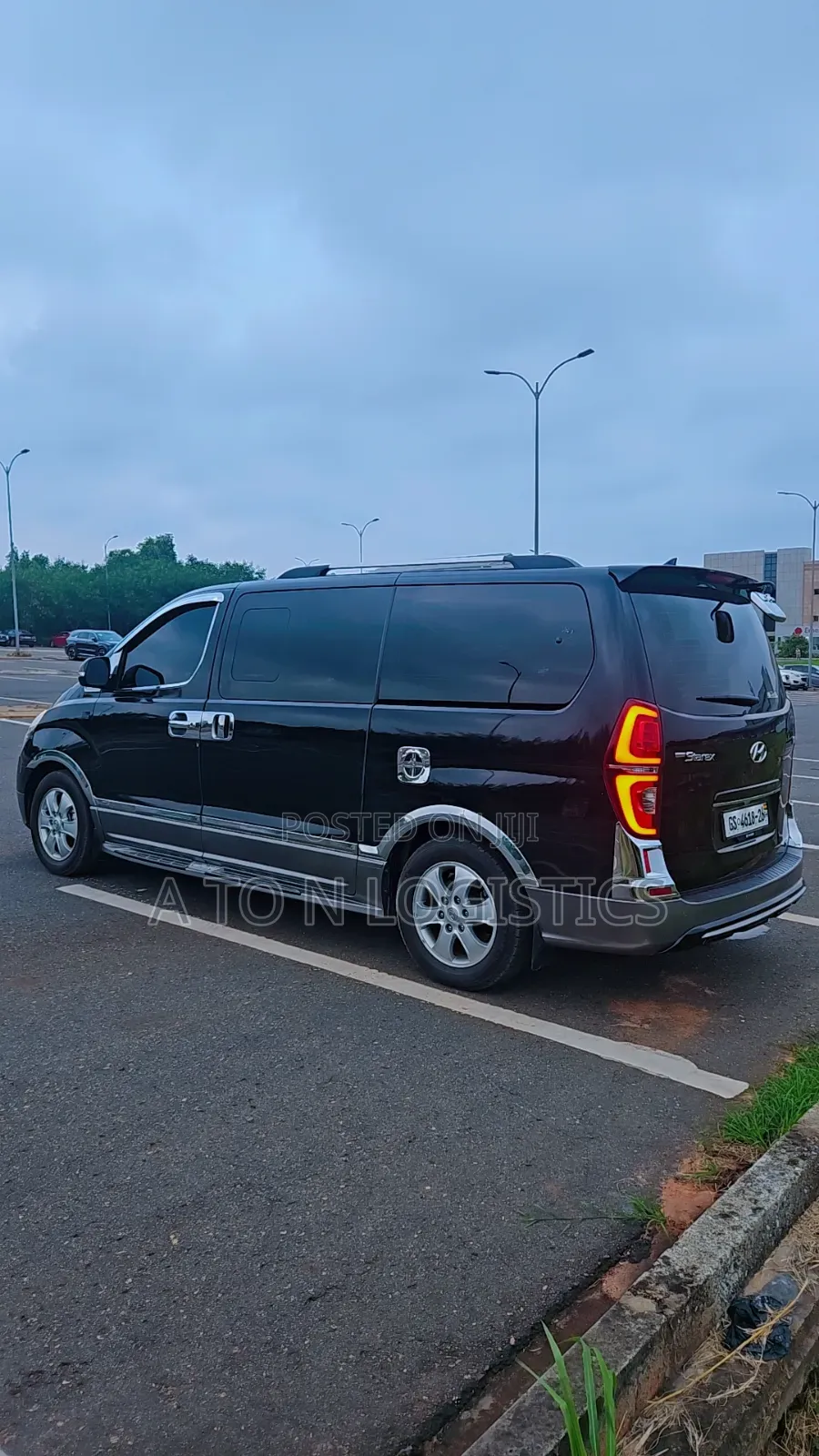 Grand Starex HVX Van