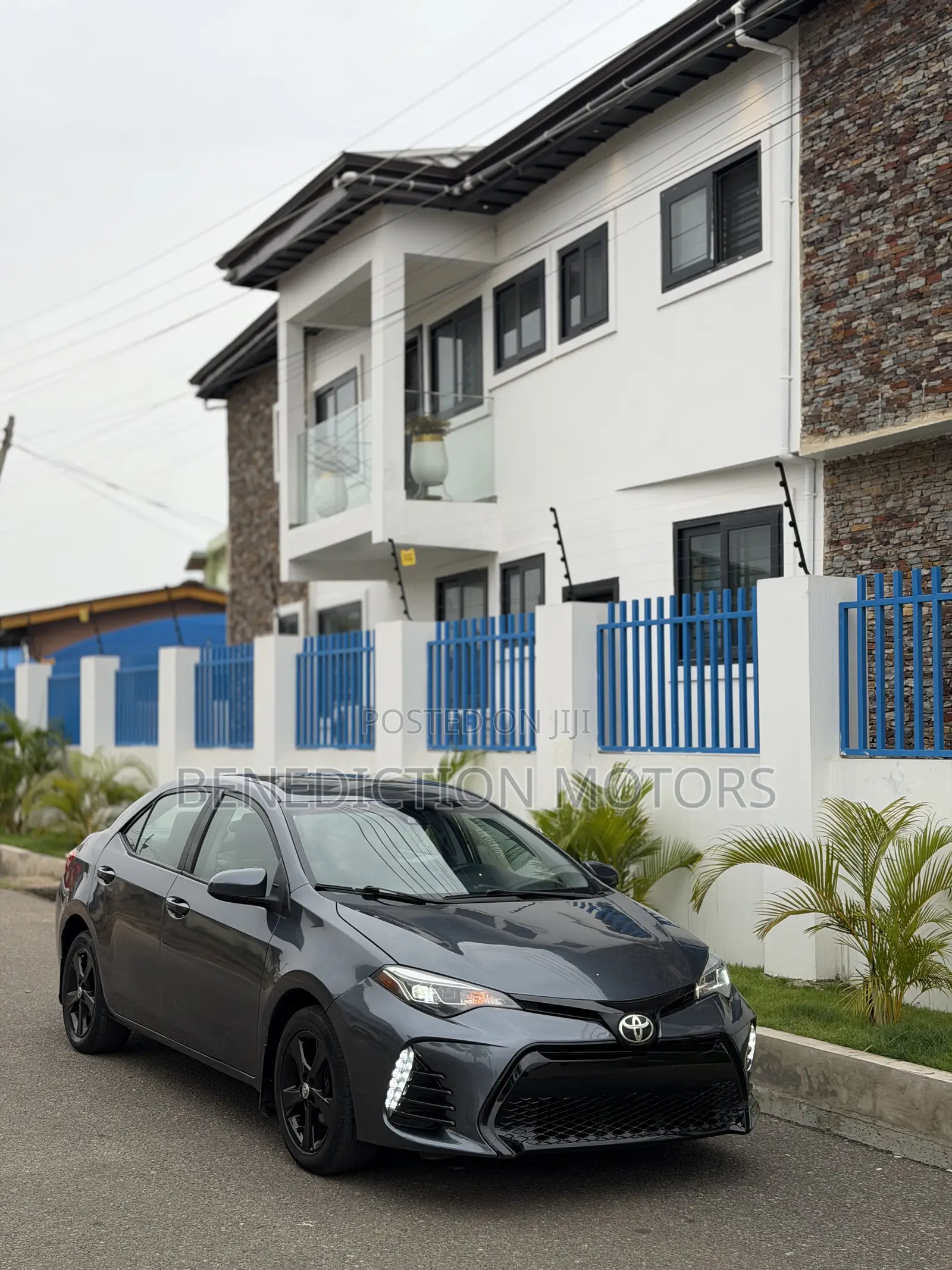 Toyota Corolla LE (1.8L 4cyl 2A) 2019 Gray