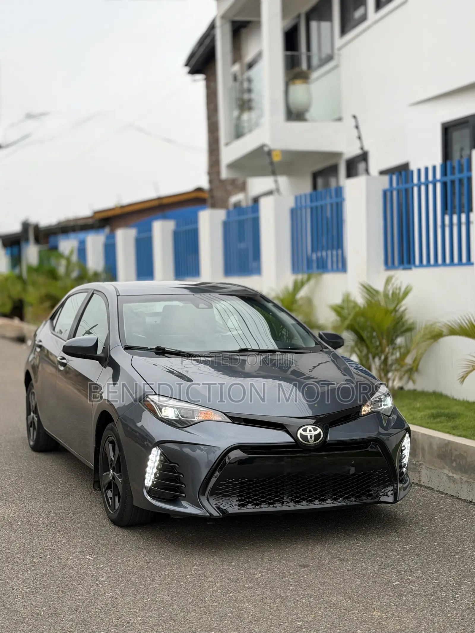 Toyota Corolla LE (1.8L 4cyl 2A) 2019 Gray