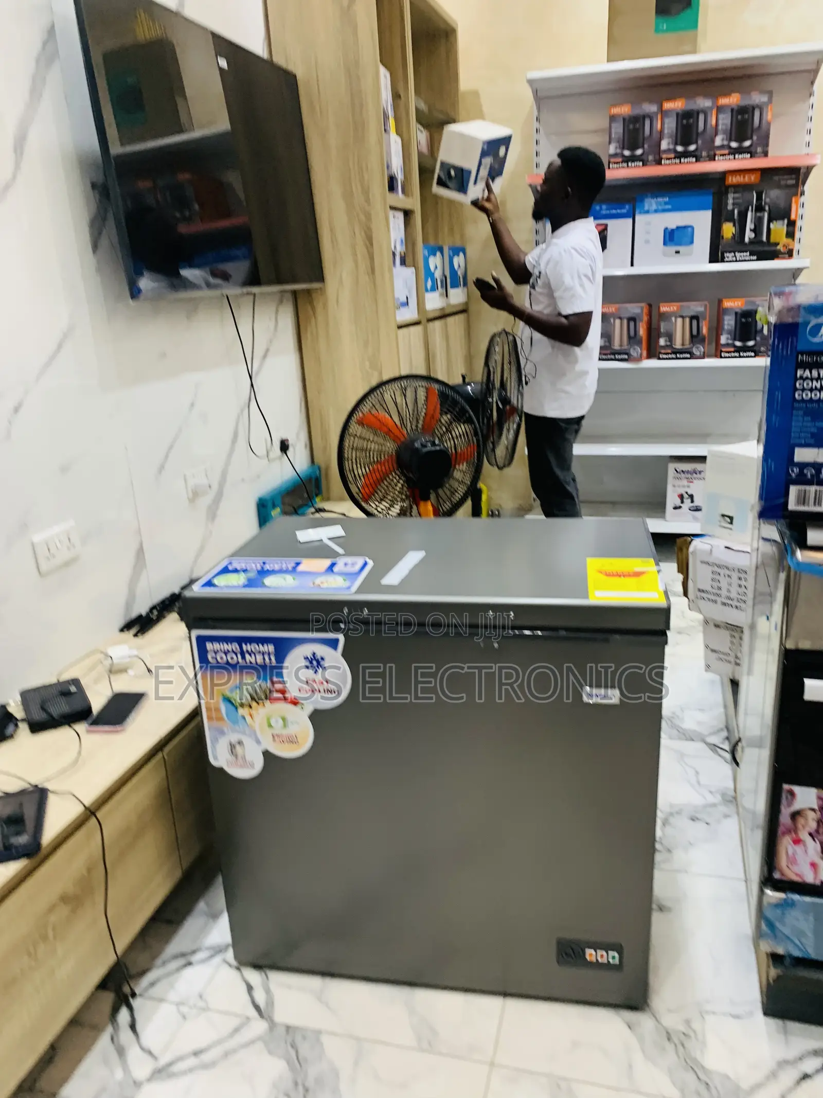 Best Buy for Less Nasco NAS-420fl Chest Freezer Single Door