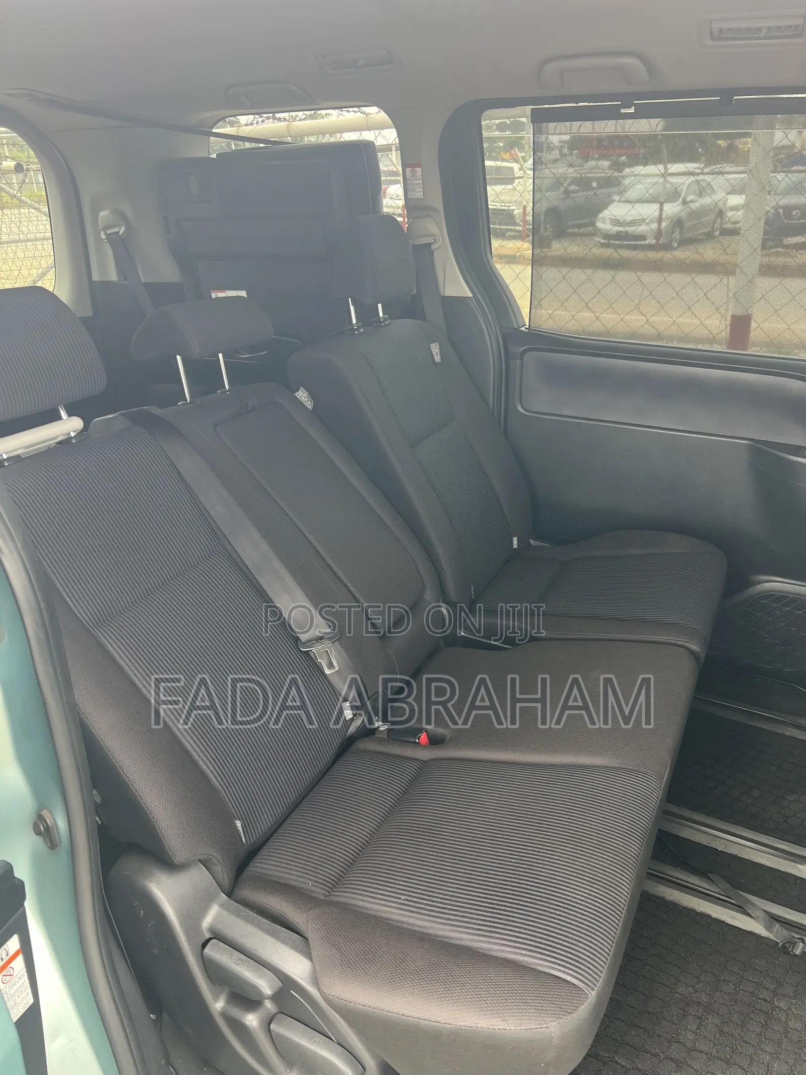 Toyota Voxy V 2WD 7-Seater 2015 Green