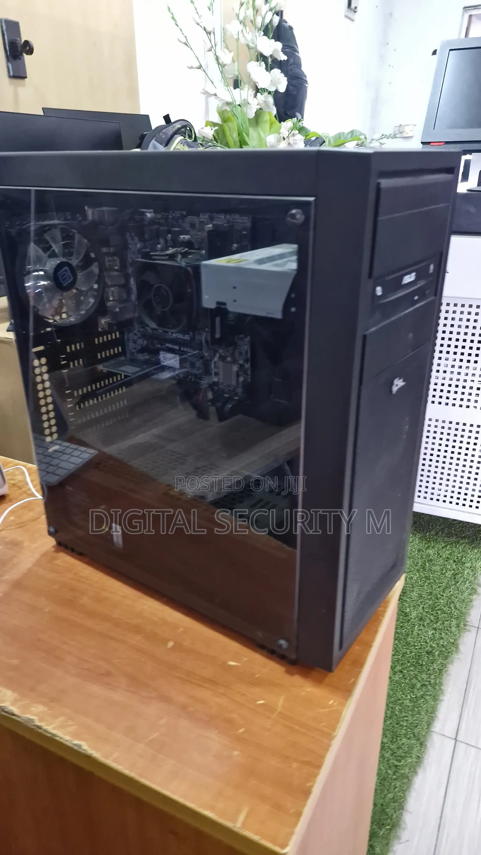 Desktop Computer Asus 16GB AMD Ryzen 3 HDD+SSD 256GB