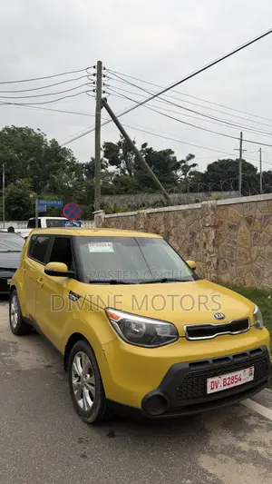 Kia Soul Hatchback 2016 Yellow