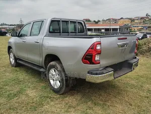 Toyota Hilux 2017 Silver