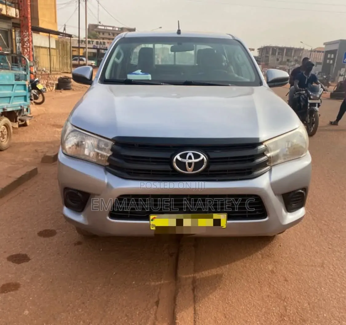 Toyota Hilux 2018 Gray