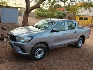 Toyota Hilux 2018 Gray