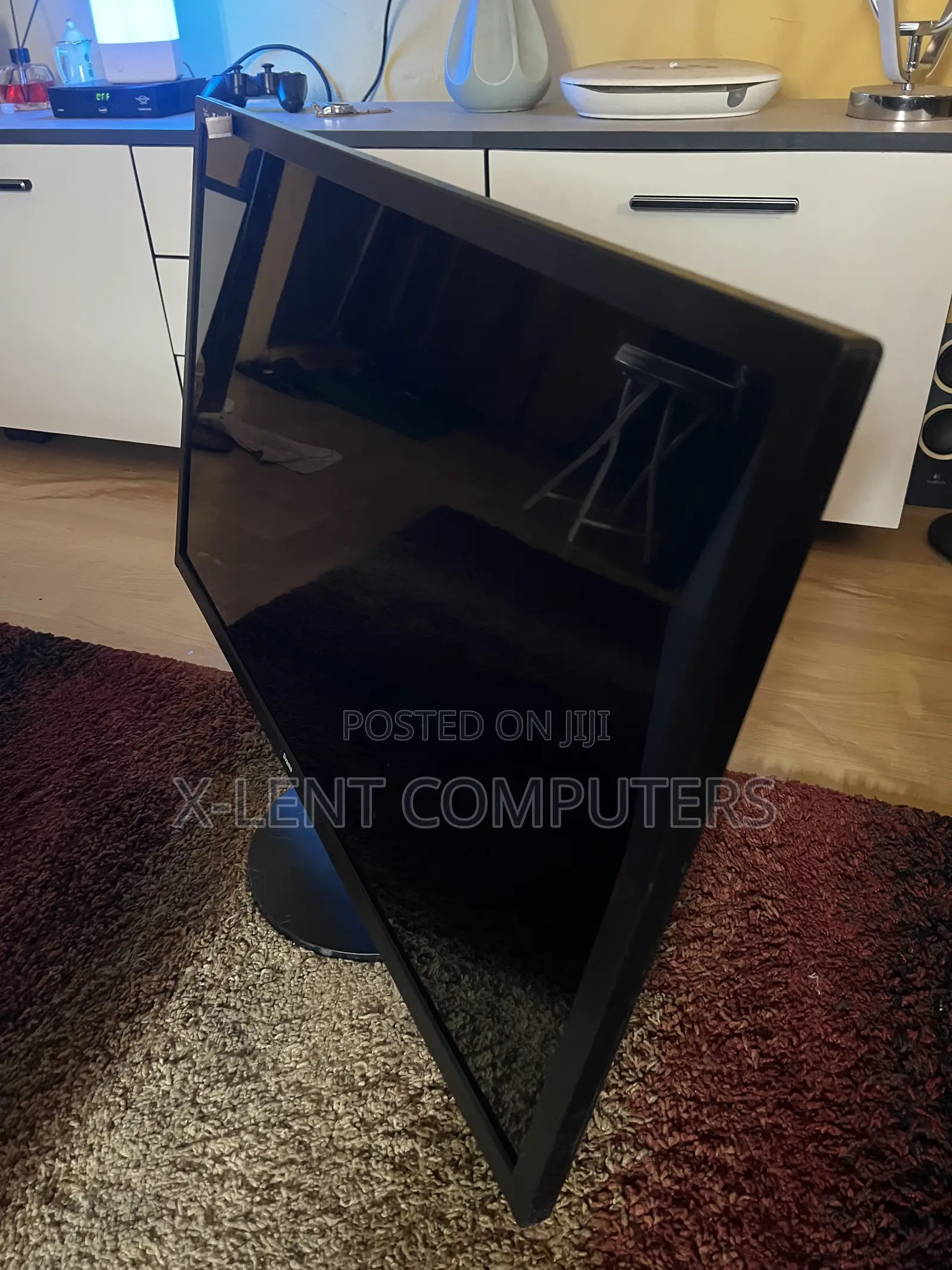 32 Inches Monitor