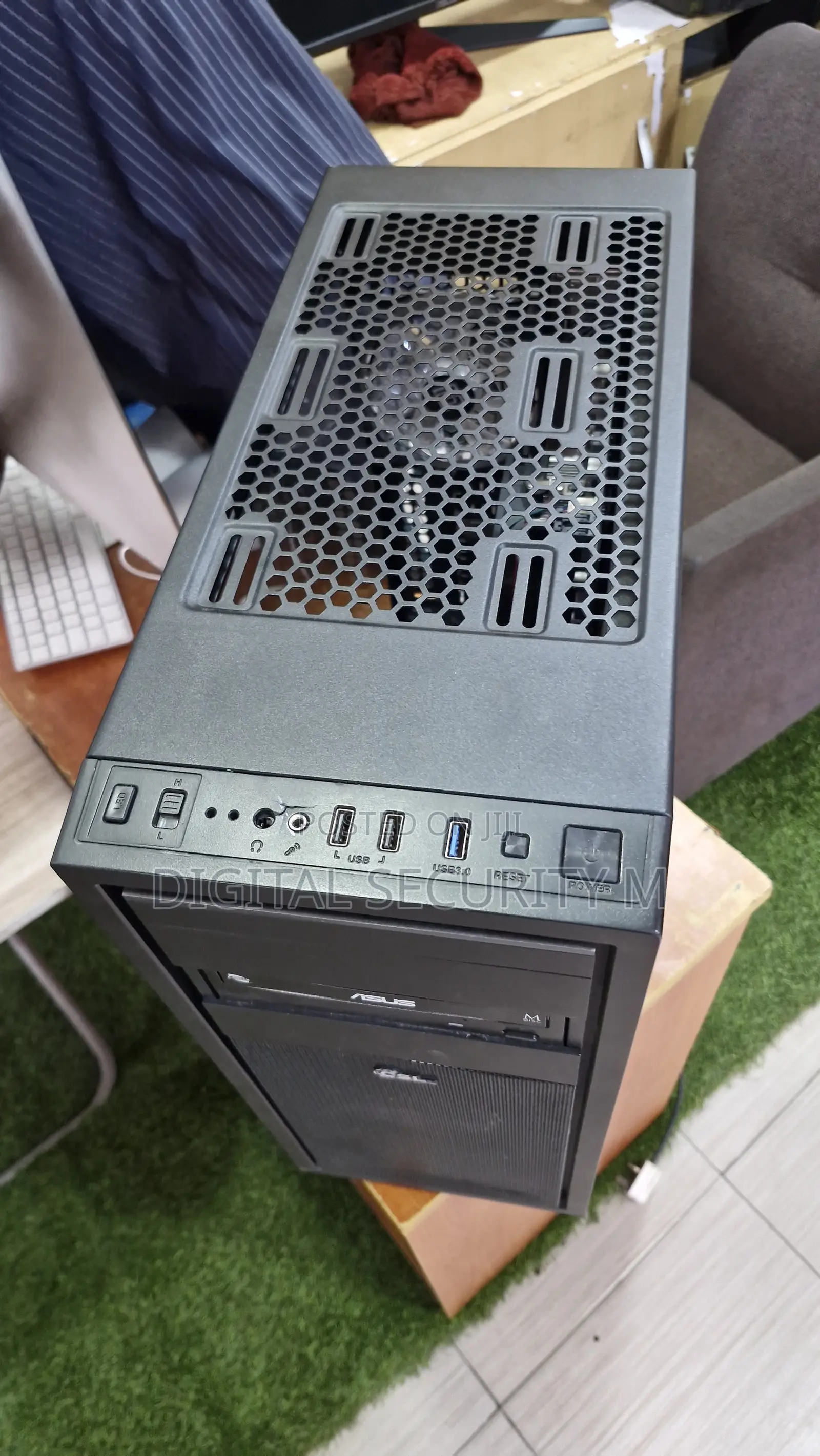 Desktop Computer Asus 16GB AMD Ryzen 3 HDD+SSD 256GB