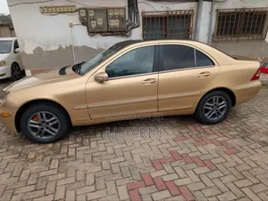 Mercedes-Benz C240 2003 Gold