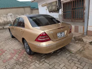 Mercedes-Benz C240 2003 Gold