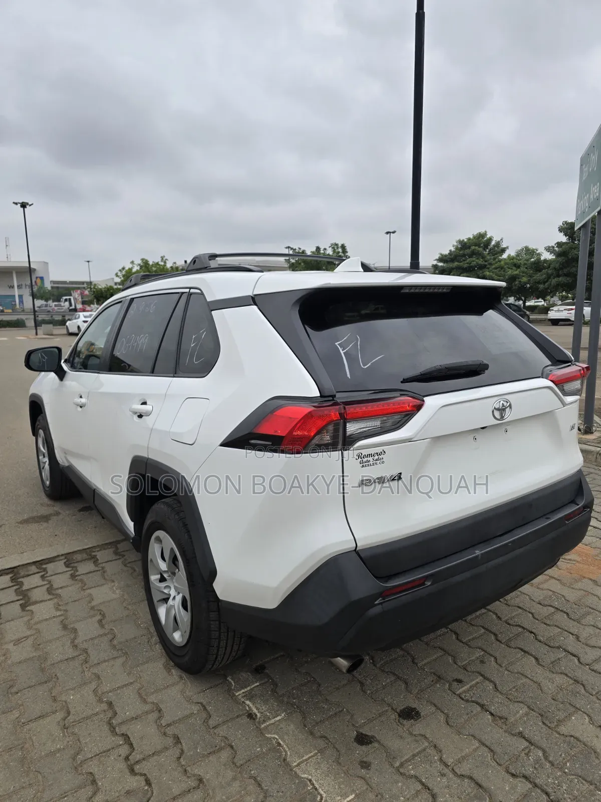 Toyota RAV4 2021 White