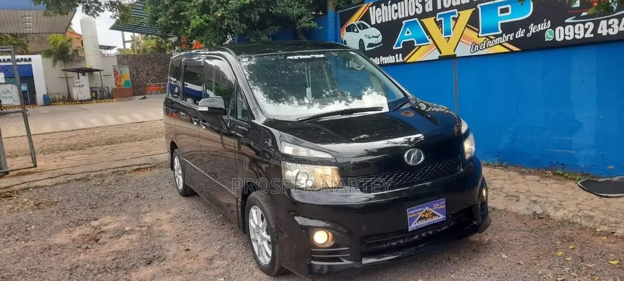 Toyota Voxy 2012 Black