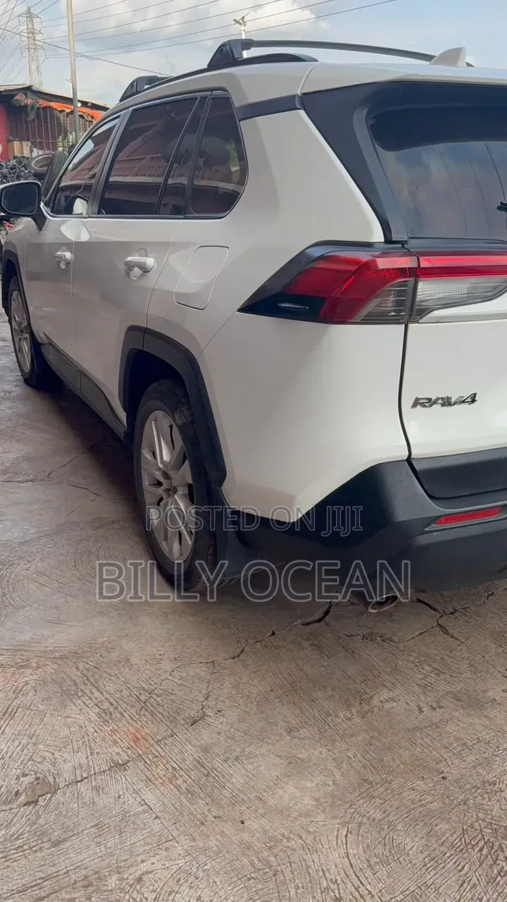 Toyota RAV4 2020 White