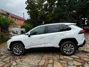 Toyota RAV4 2020 White