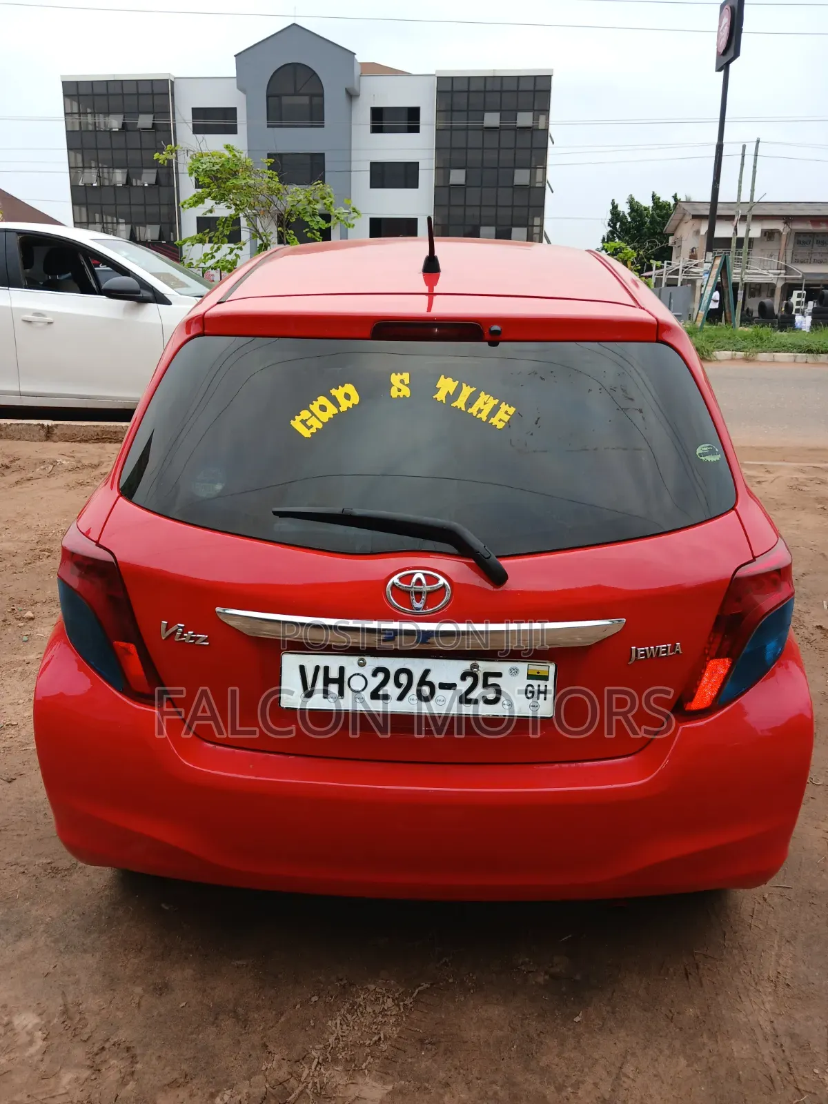 Toyota Vitz 2013 Red