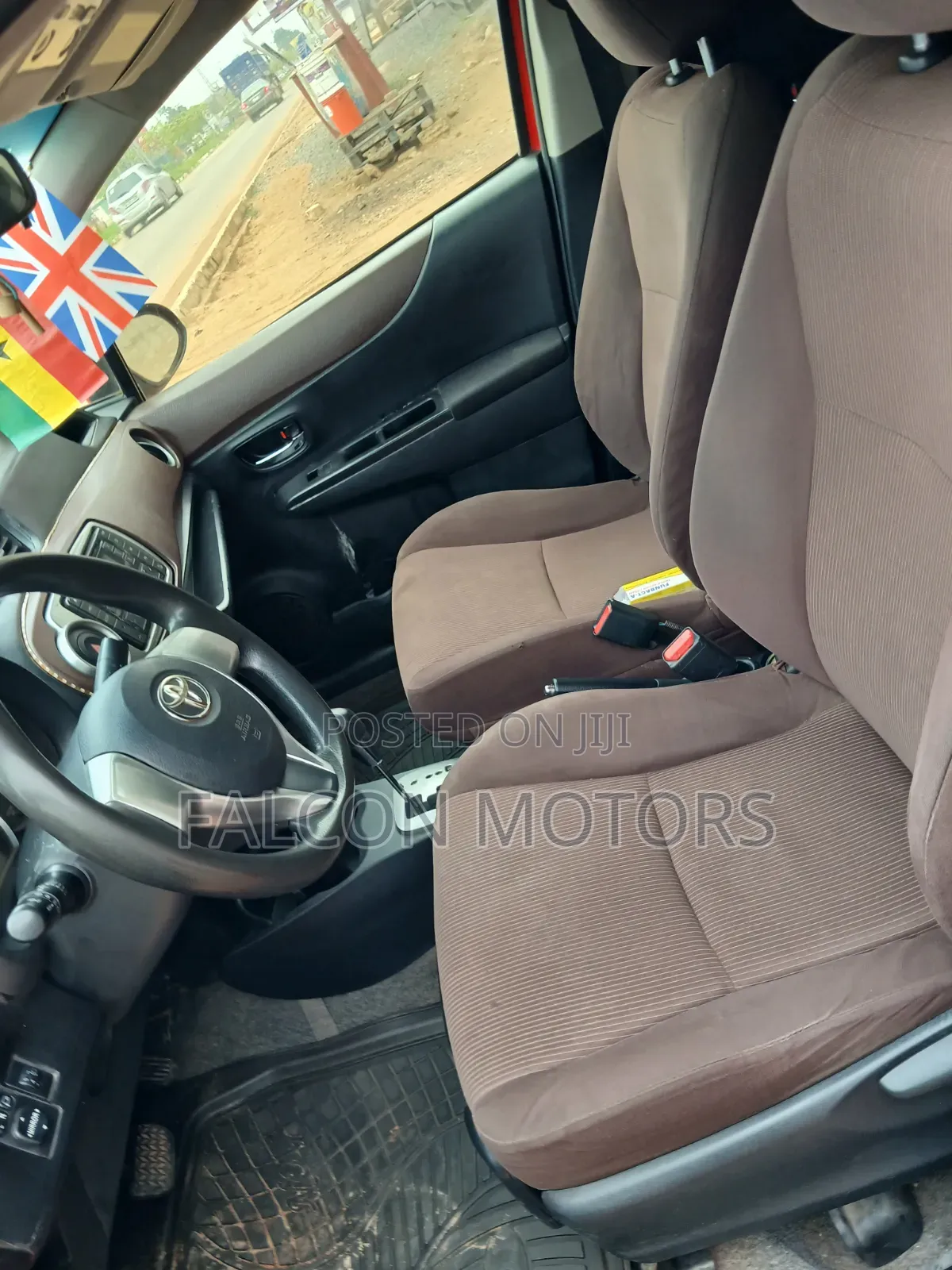 Toyota Vitz 2013 Red
