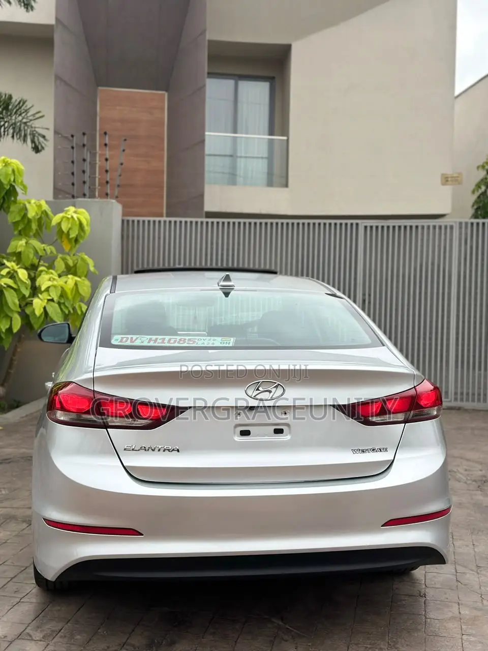 Hyundai Elantra Limited Sedan FWD (2.0L 4cyl 6A) 2017 Silver