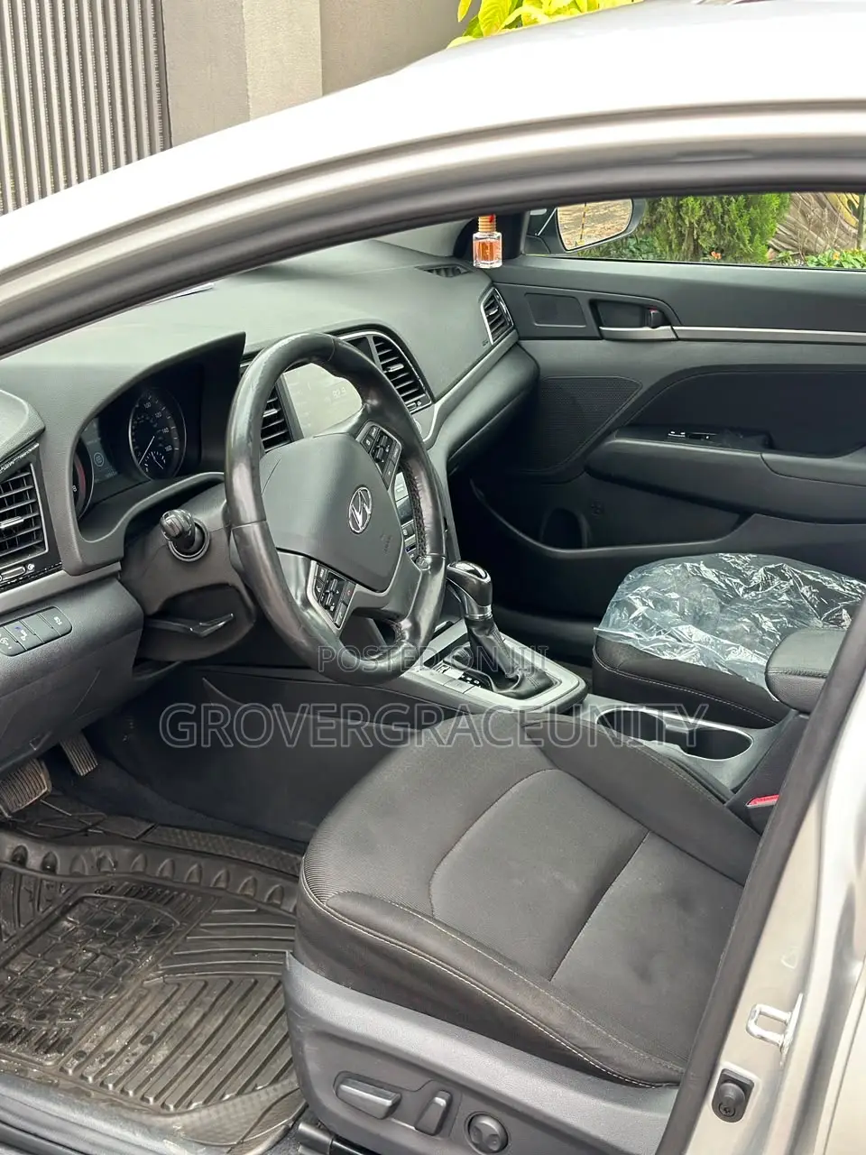 Hyundai Elantra Limited Sedan FWD (2.0L 4cyl 6A) 2017 Silver