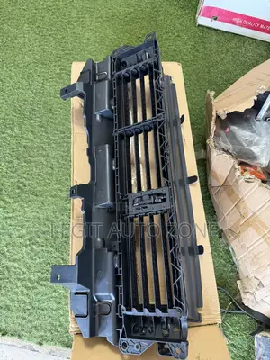 Honda CRV 2018,2019,2022,2020, Shutter Grill Available
