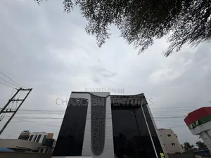 Prime Commercial Space for Rent
