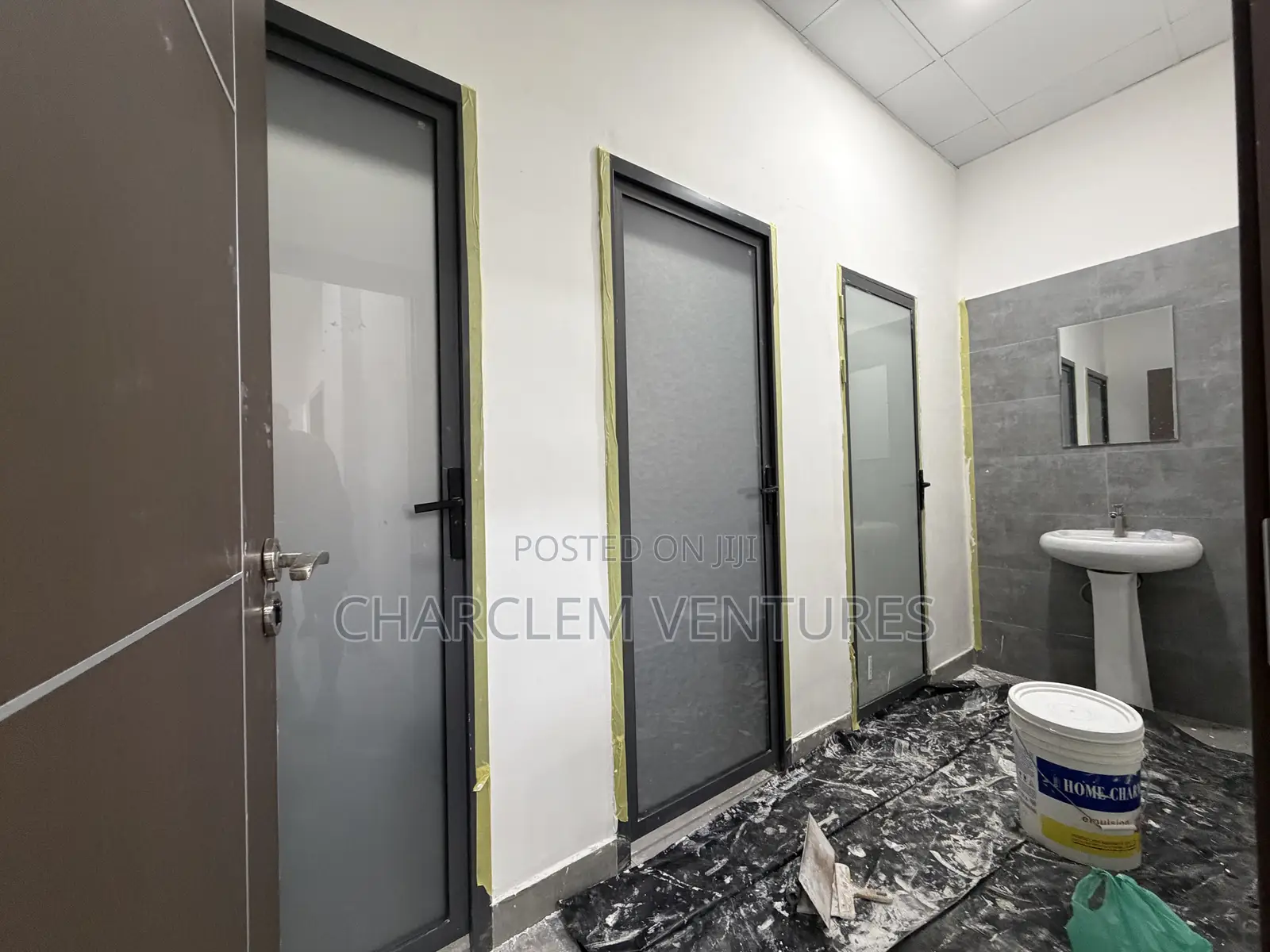 Prime Commercial Space for Rent