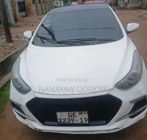 Hyundai Elantra 2011 White