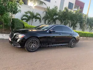 Mercedes-Benz E300 2018 Black