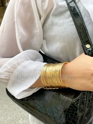 Bracelets/ Bangles