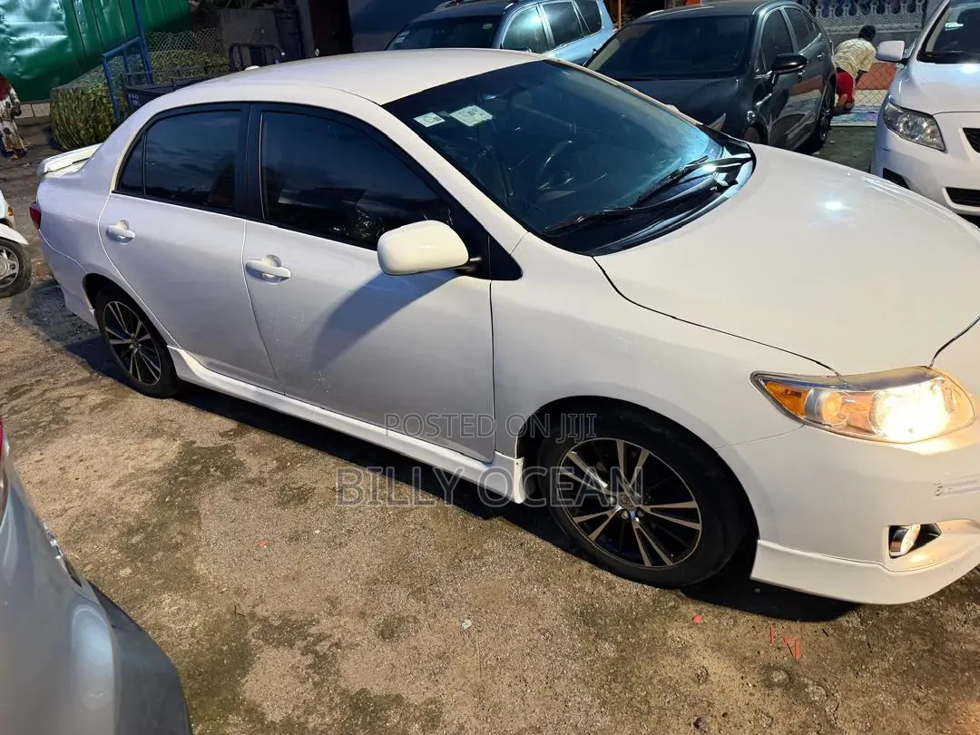 Toyota Corolla 2010 White