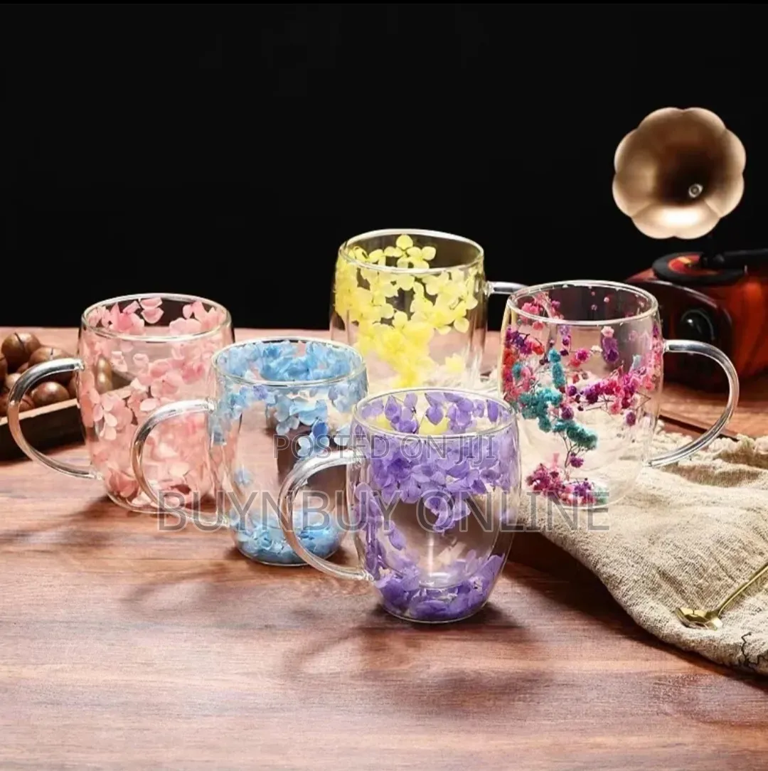 Double Layer Borosilicate Glass Mug Designed With Real Dried Flowers
