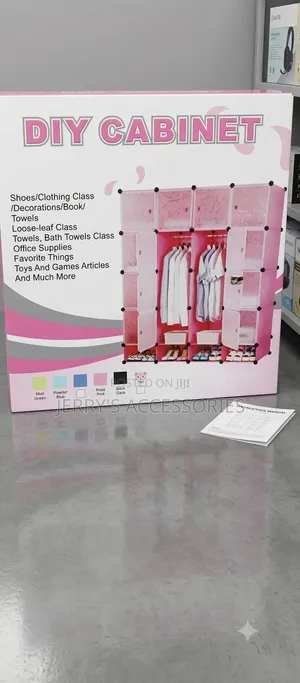 16 Cubes Plastic Wardrobe