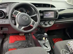 Toyota Vitz 1.3 AWD 5dr 2015 Red
