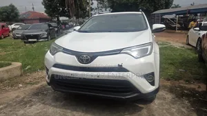 Toyota RAV4 2017 White