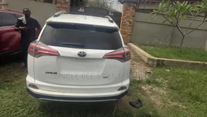 Toyota RAV4 2017 White