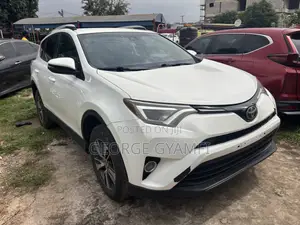 Toyota RAV4 LE AWD (2.5L 4cyl 6A) 2017 White