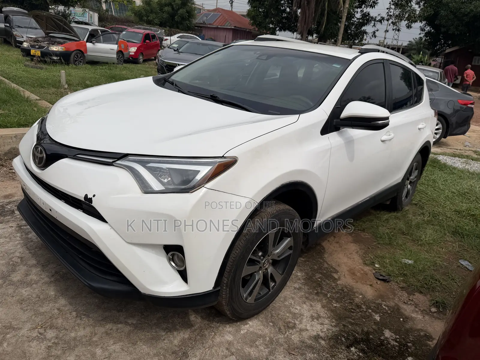 Toyota RAV4 SE 4dr SUV (2.5L 4cyl 6A) 2018 White