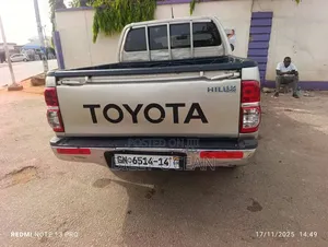 Toyota Hilux 2012 White