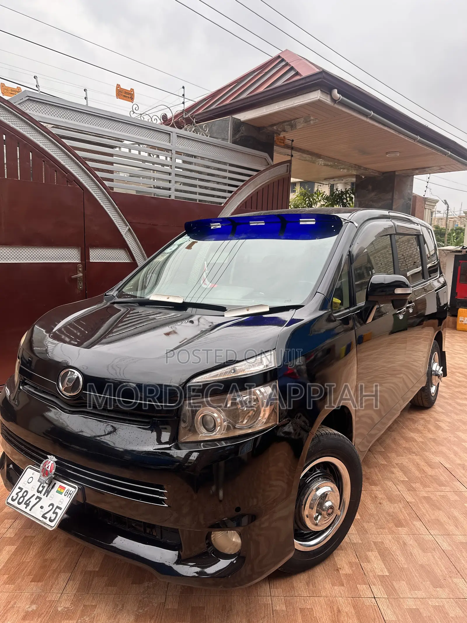 Toyota Voxy V 2WD 8-Seater 2011 Black
