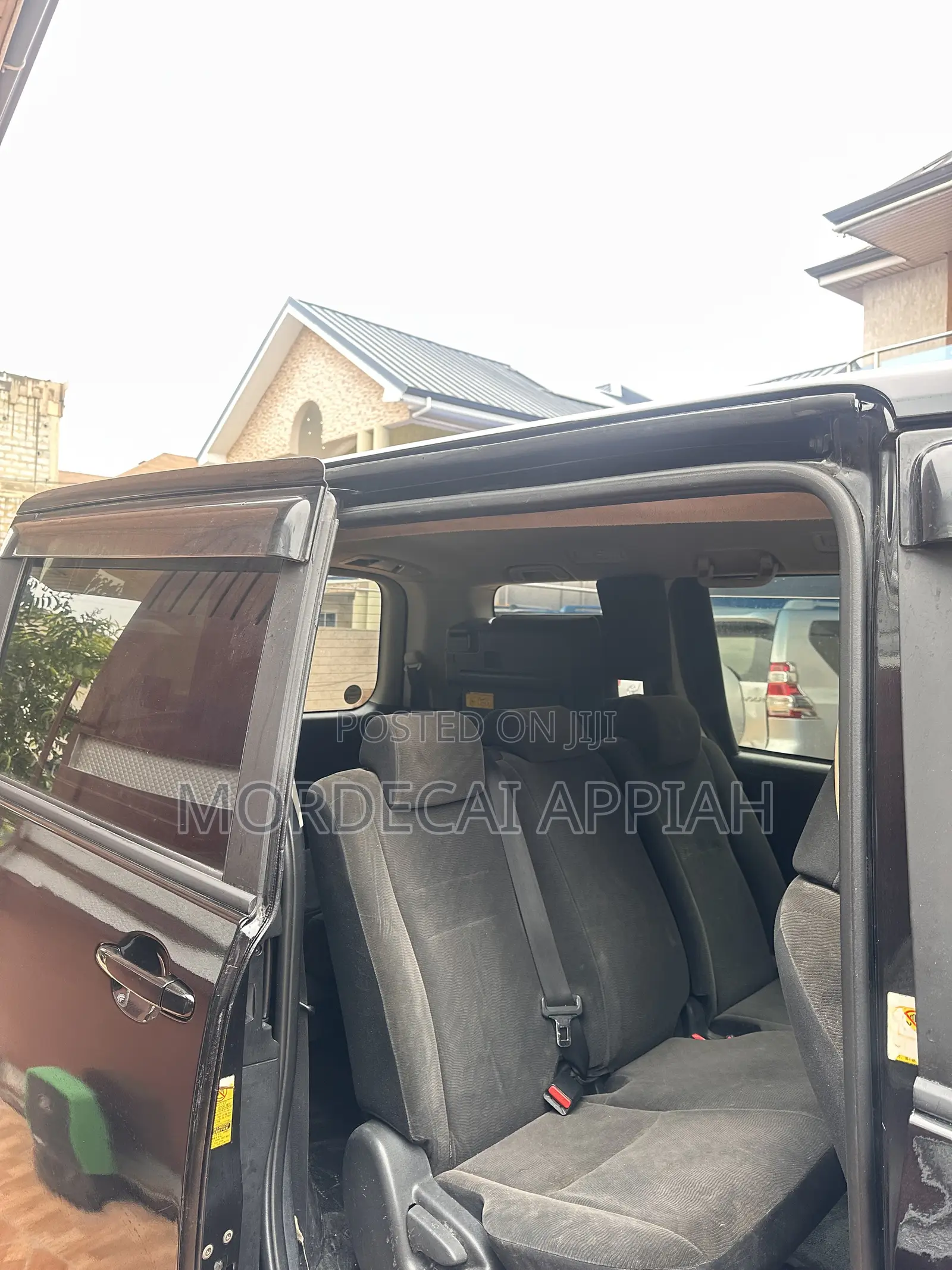 Toyota Voxy V 2WD 8-Seater 2011 Black
