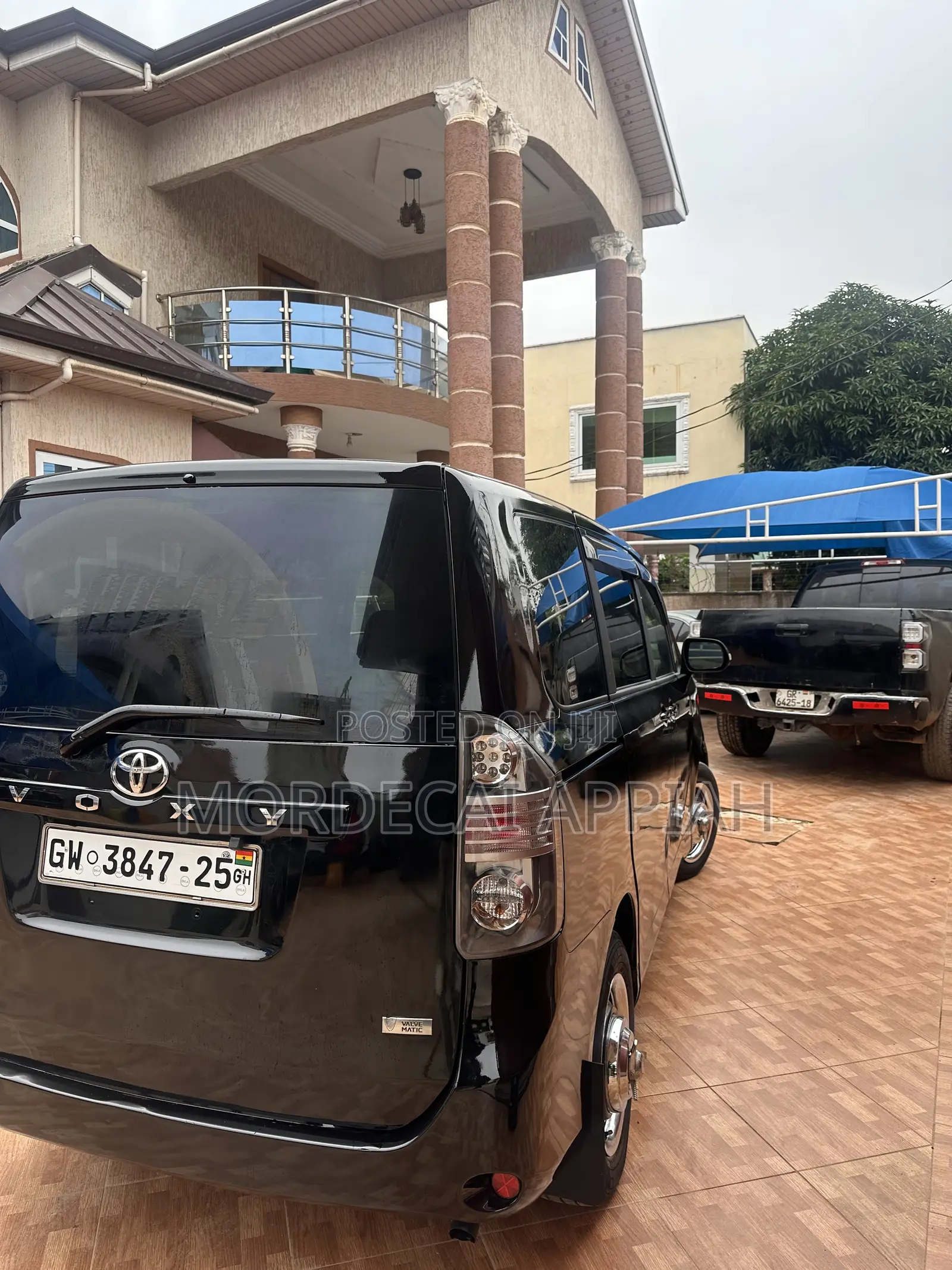 Toyota Voxy V 2WD 8-Seater 2011 Black