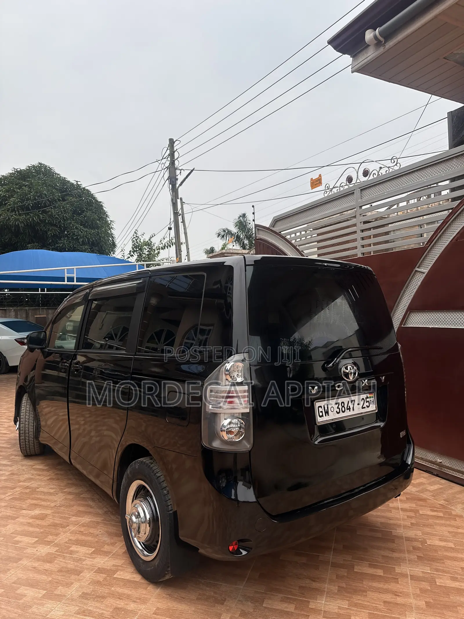 Toyota Voxy V 2WD 8-Seater 2011 Black