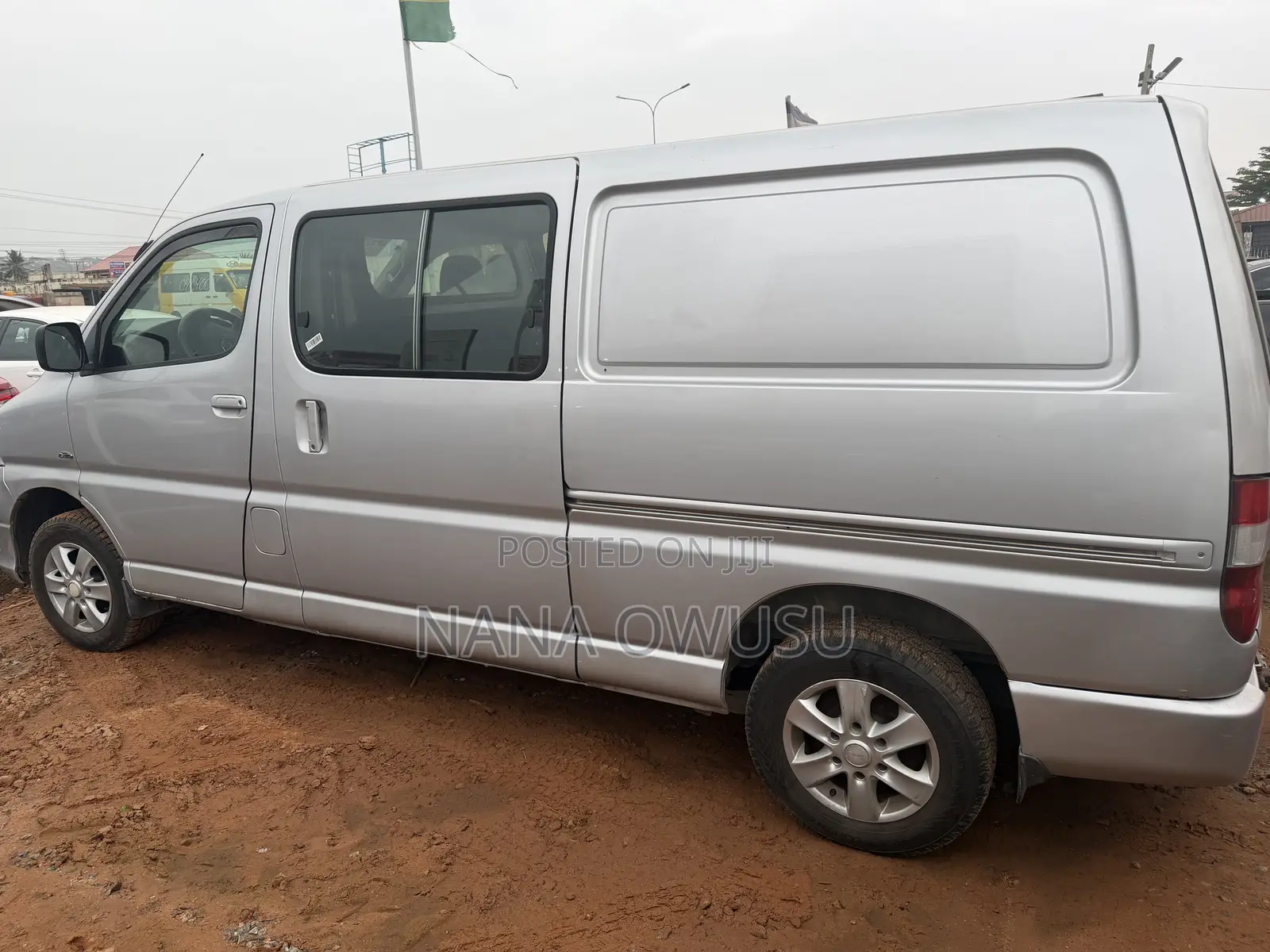 Toyota HiAce 2010 Silver