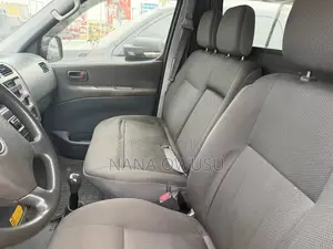 Toyota HiAce 2010 Silver