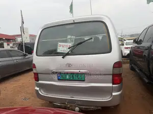 Toyota HiAce 2010 Silver