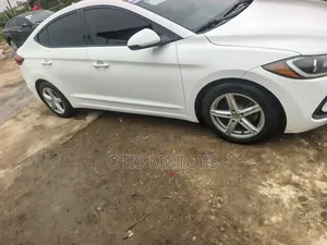 Hyundai Elantra 2018 White