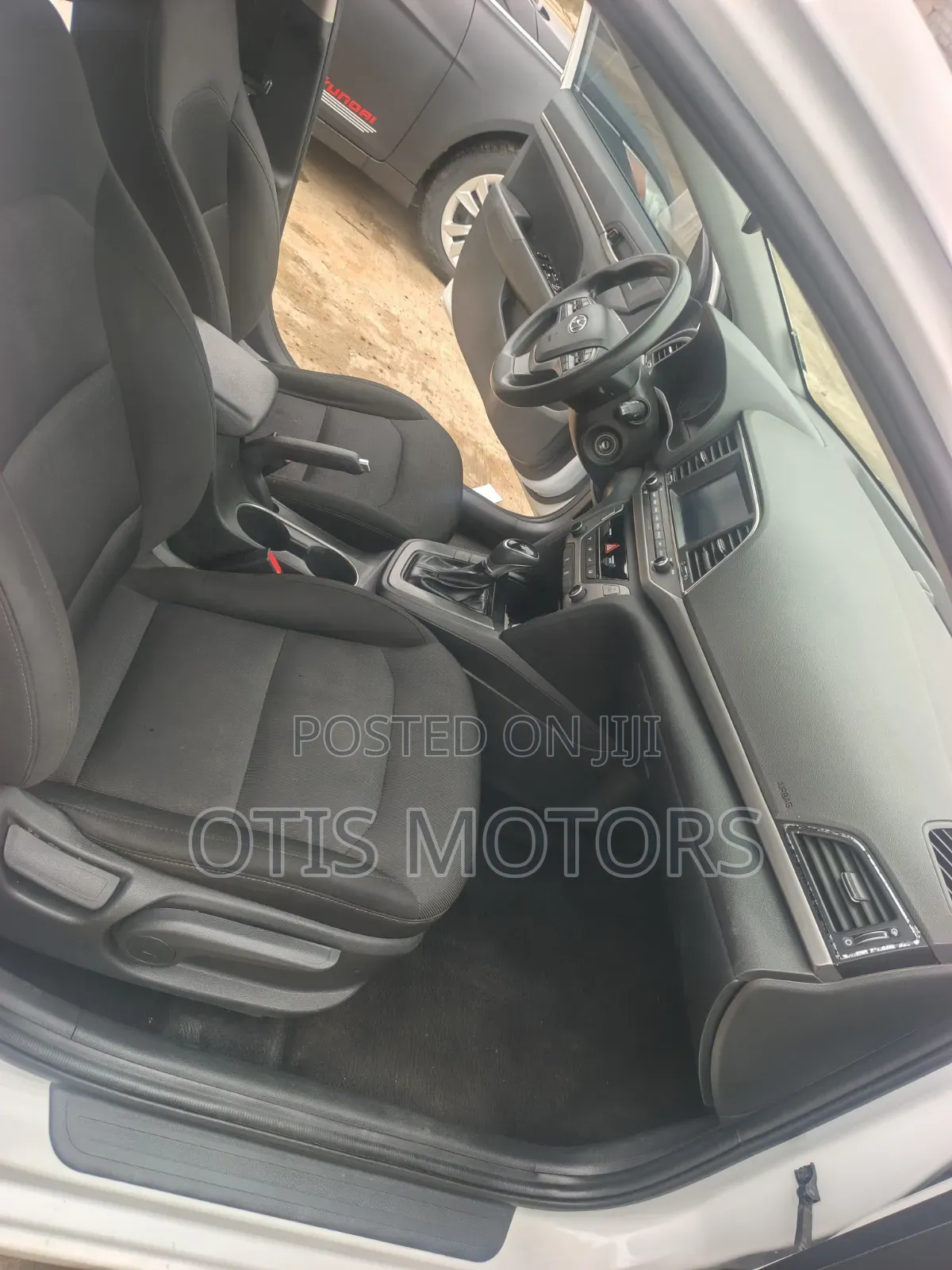 Hyundai Elantra 2018 White