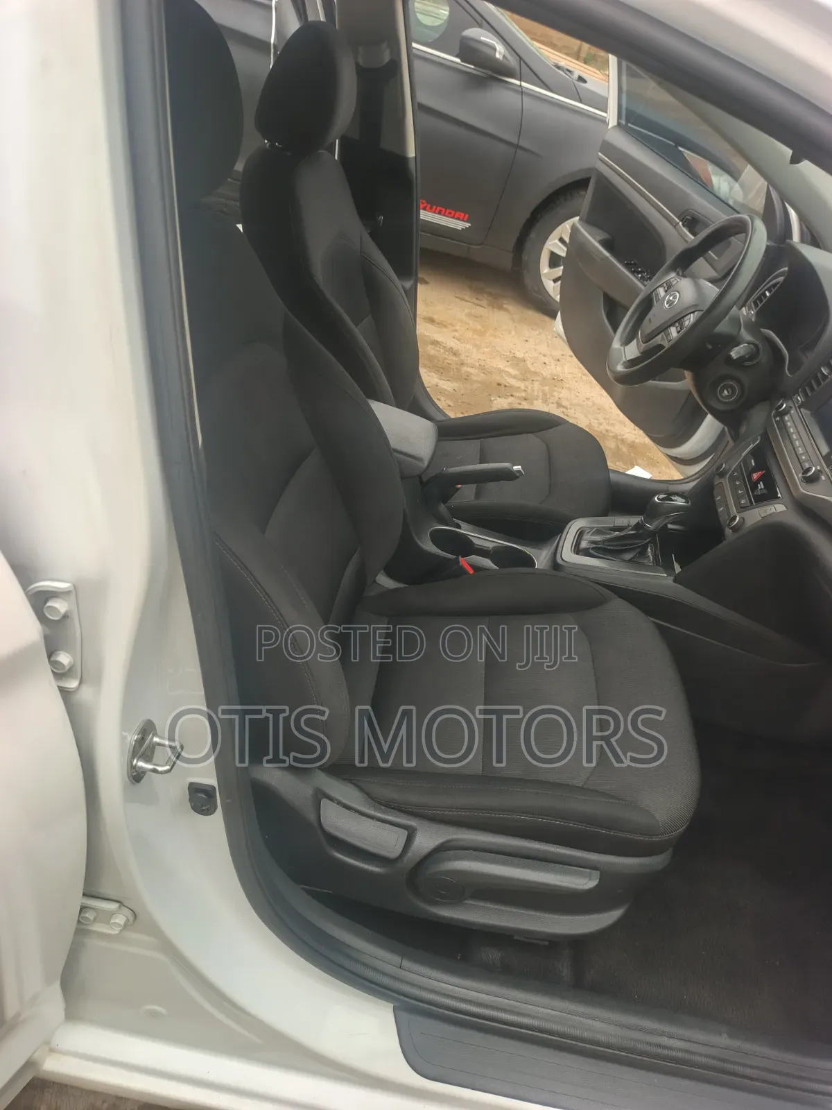 Hyundai Elantra 2018 White