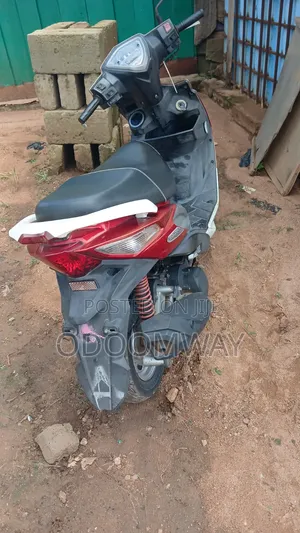 Piaggio Scooter 2022 Red