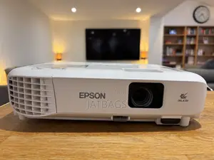 Epson Eb-E01 3300 Lumens Projector From Uk (Free Delivery)
